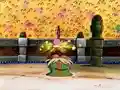 Kirby lands a Down Kick on the tai-chi figure.