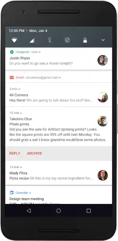 Mobile displaying bundled message notifications