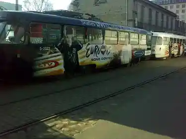 tram2.jpg (42573 bytes)