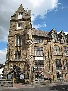 Pudsey Town Hall 01 2 September 2017.jpg
