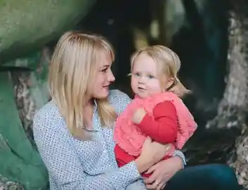 Early Words Matter mum with baby