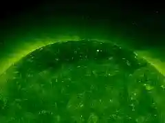 Polar plumes