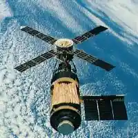 skylab2_sm.jpg (12700 bytes)