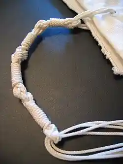 Cicit uvázaný podle aškenázské tradice