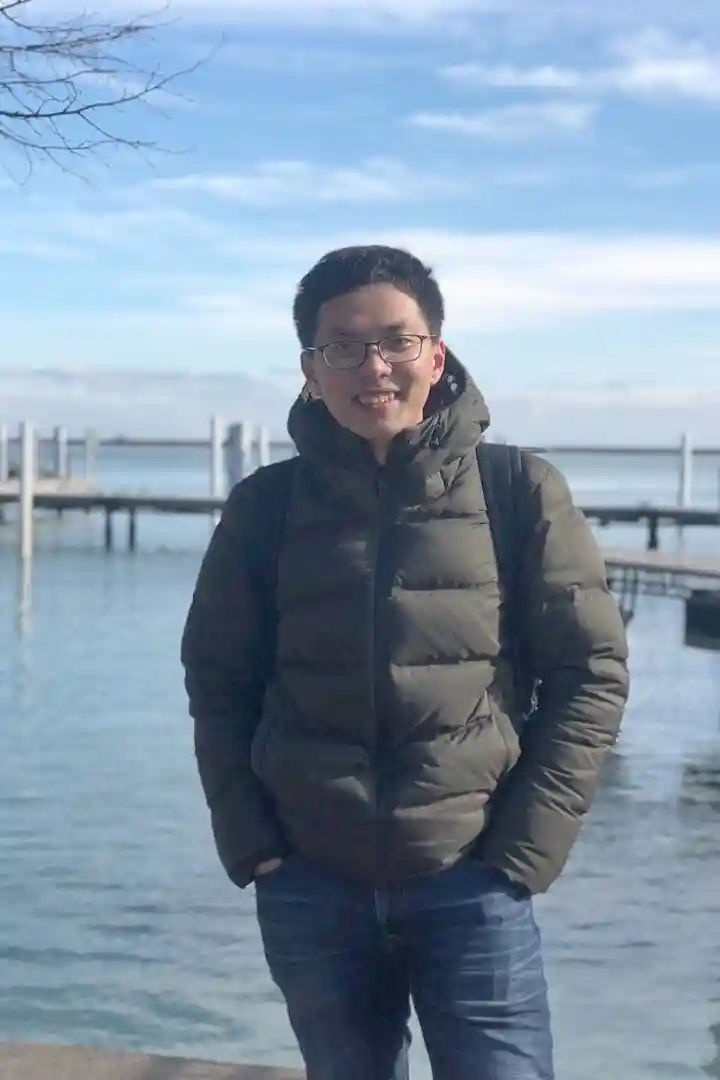 Portrait of Zhirui Zhang